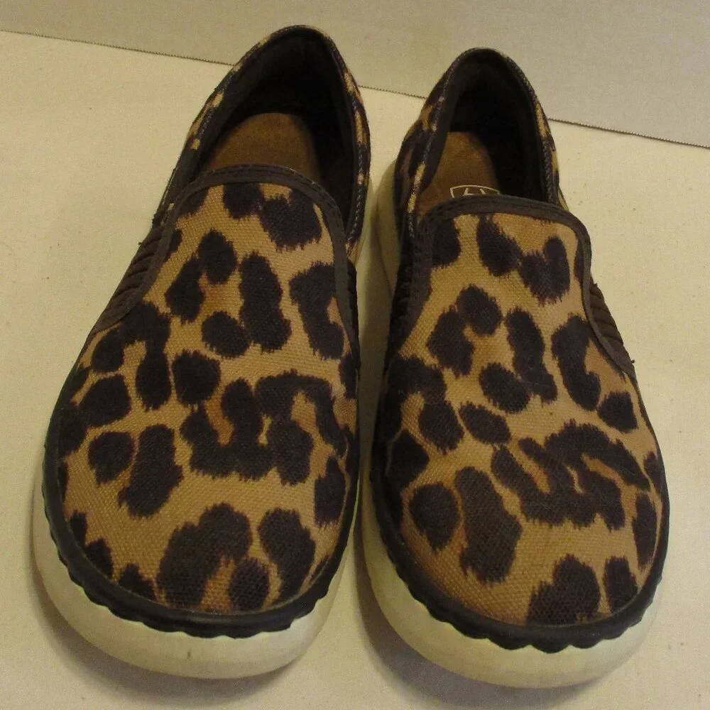 Ariat Shoes Woman Size 6.5 Brown White Black Animal Print Vacation Travel Shoes